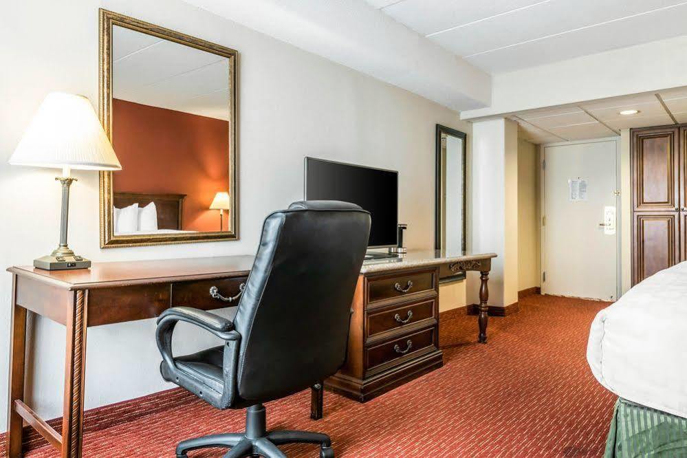 Clarion Hotel Indianapolis Zewnętrze zdjęcie