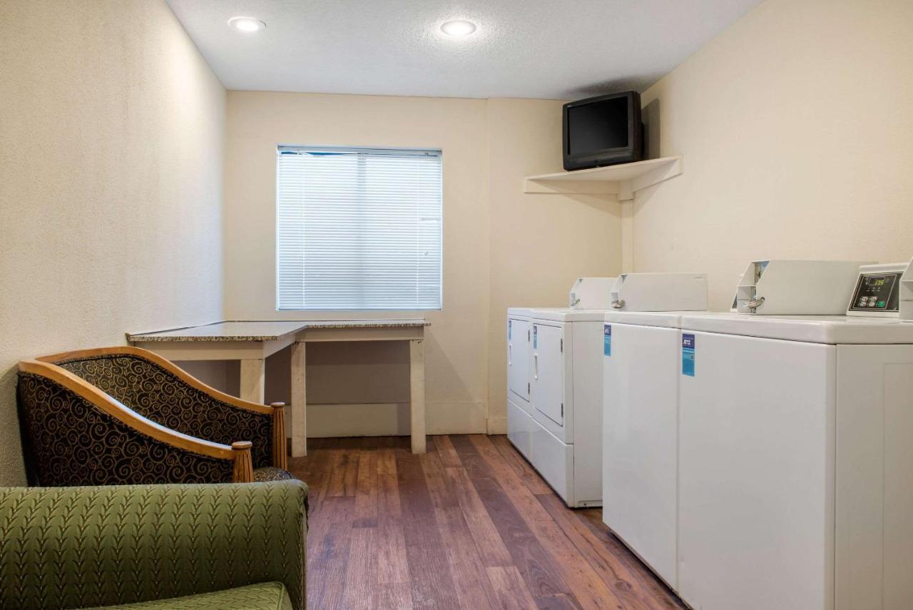 Clarion Hotel Indianapolis Zewnętrze zdjęcie